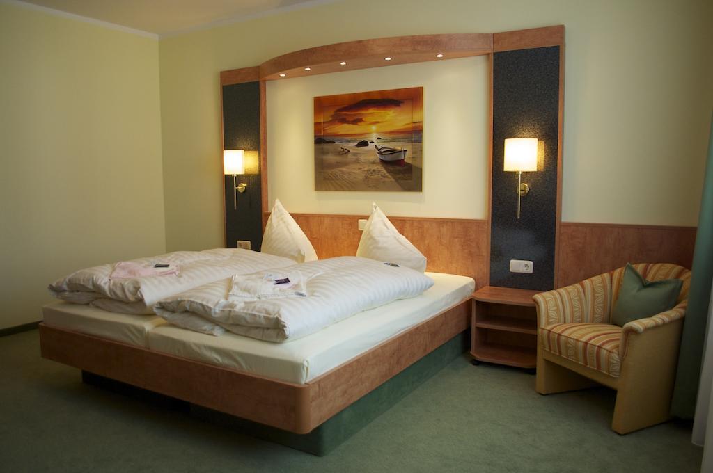 Gasthof & Pension Zum Himmel Rubenow Room photo