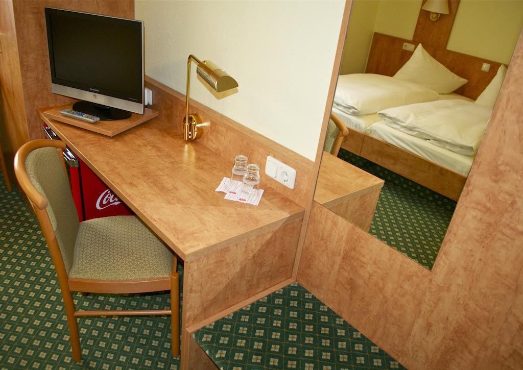 Gasthof & Pension Zum Himmel Rubenow Room photo